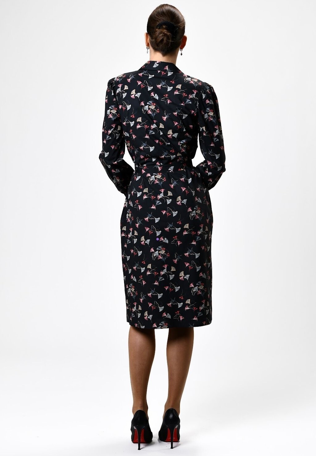 Платье-рубашка IZABELA Sangar, черный
Платье-рубашка IZABELA Sangar, черный