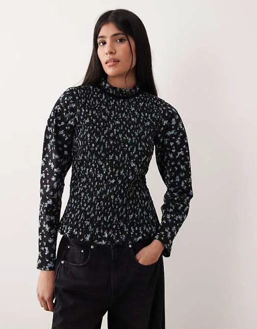 Топ с длинными рукавами и открытой спиной с цветочным принтом ASOS DESIGN
Топ с длинными рукавами и открытой спиной с цветочным принтом ASOS DESIGN