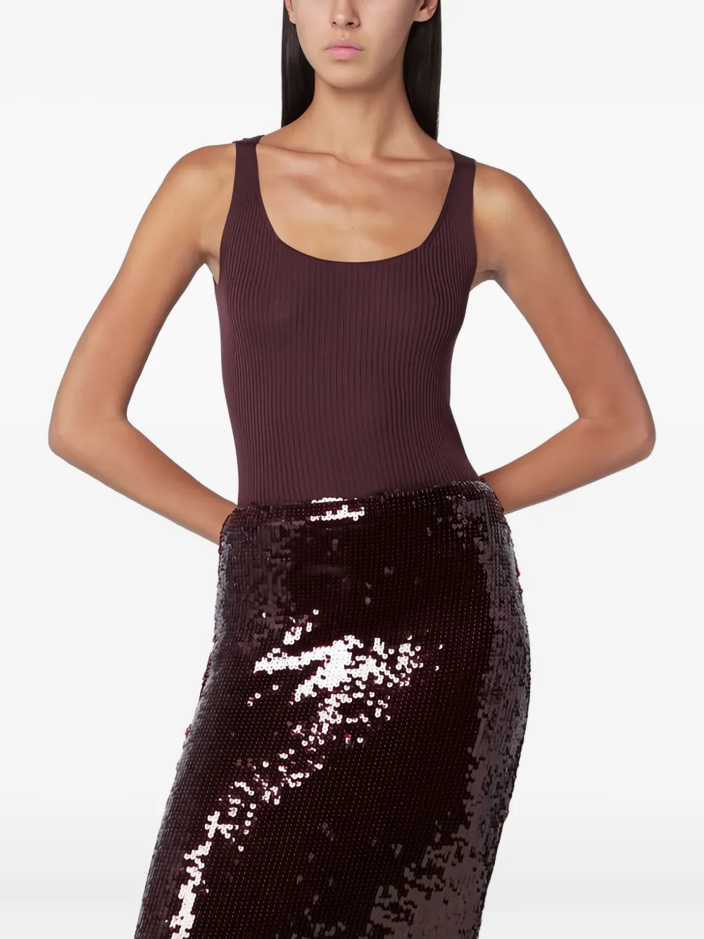 Топ Canotta в рубчик Roberto Collina, коричневый
Топ Canotta в рубчик Roberto Collina, коричневый