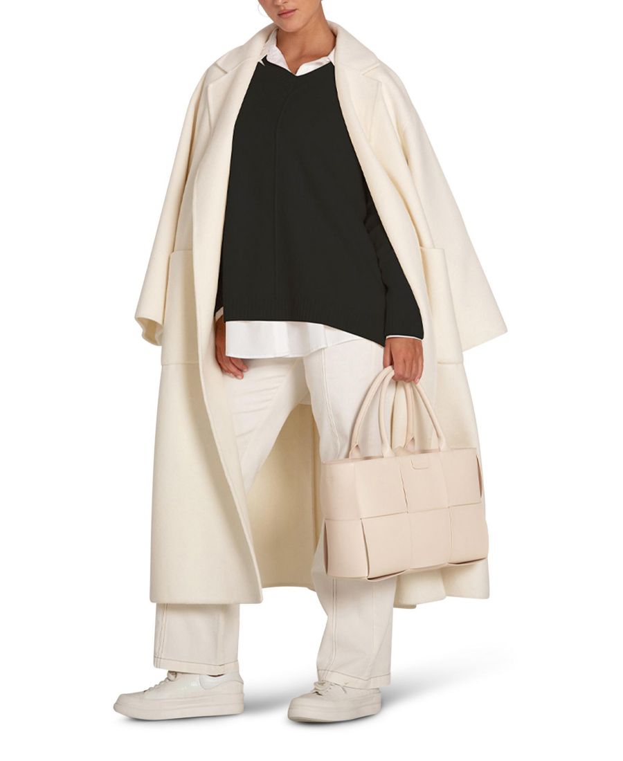 Женский объемный джемпер Wonder Of You из кашемировой смеси Belle & Bloom, Black
Женский объемный джемпер Wonder Of You из кашемировой смеси Belle & Bloom, Black