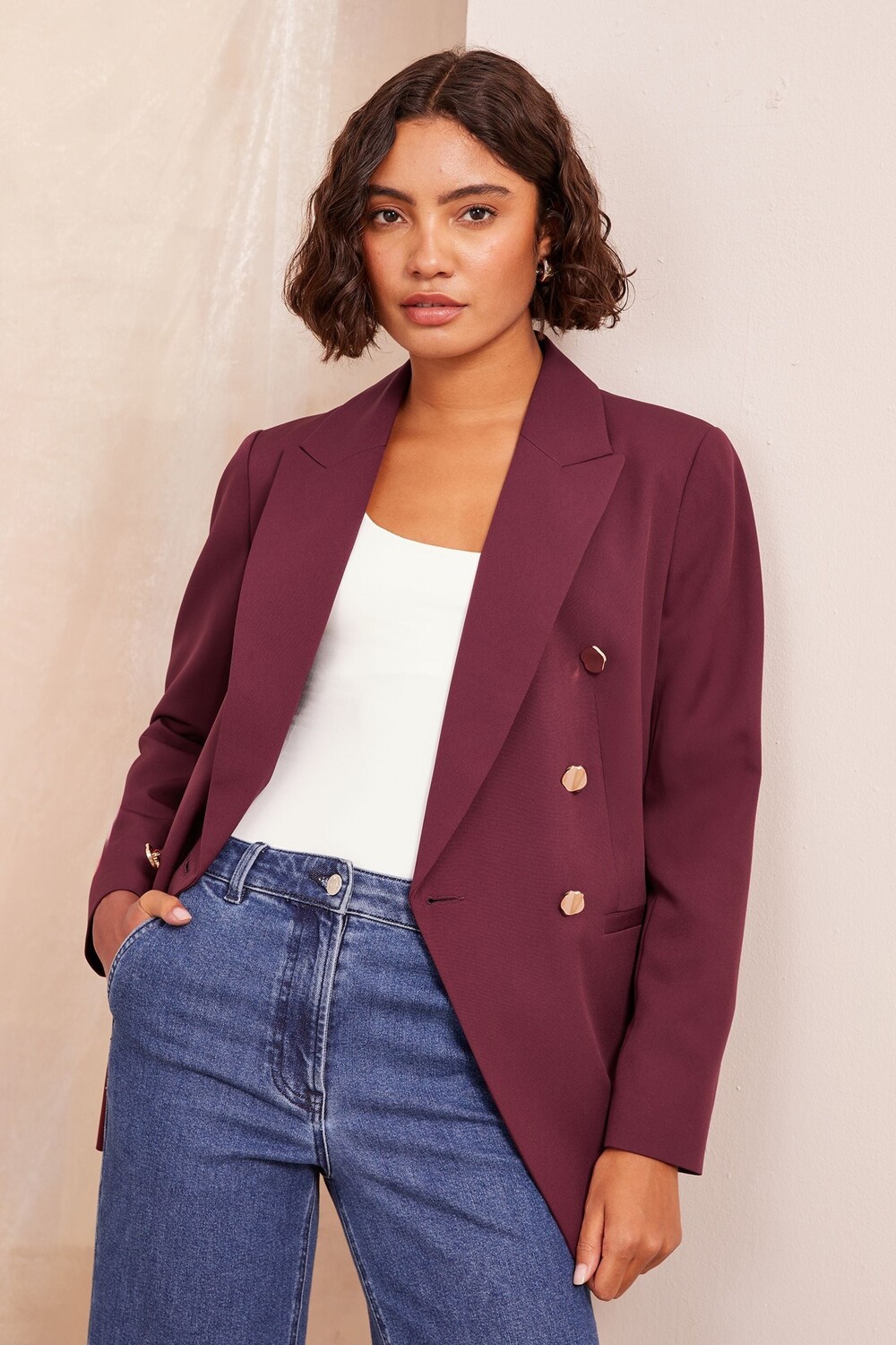 Женский блейзер Friends Like These с золотыми пуговицами, красный
Женский блейзер Friends Like These с золотыми пуговицами, красный