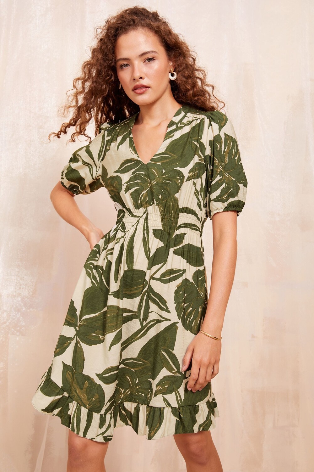 Платье рубашка мини с короткими рукавами Friends Like These, зеленый
Платье рубашка мини с короткими рукавами Friends Like These, зеленый