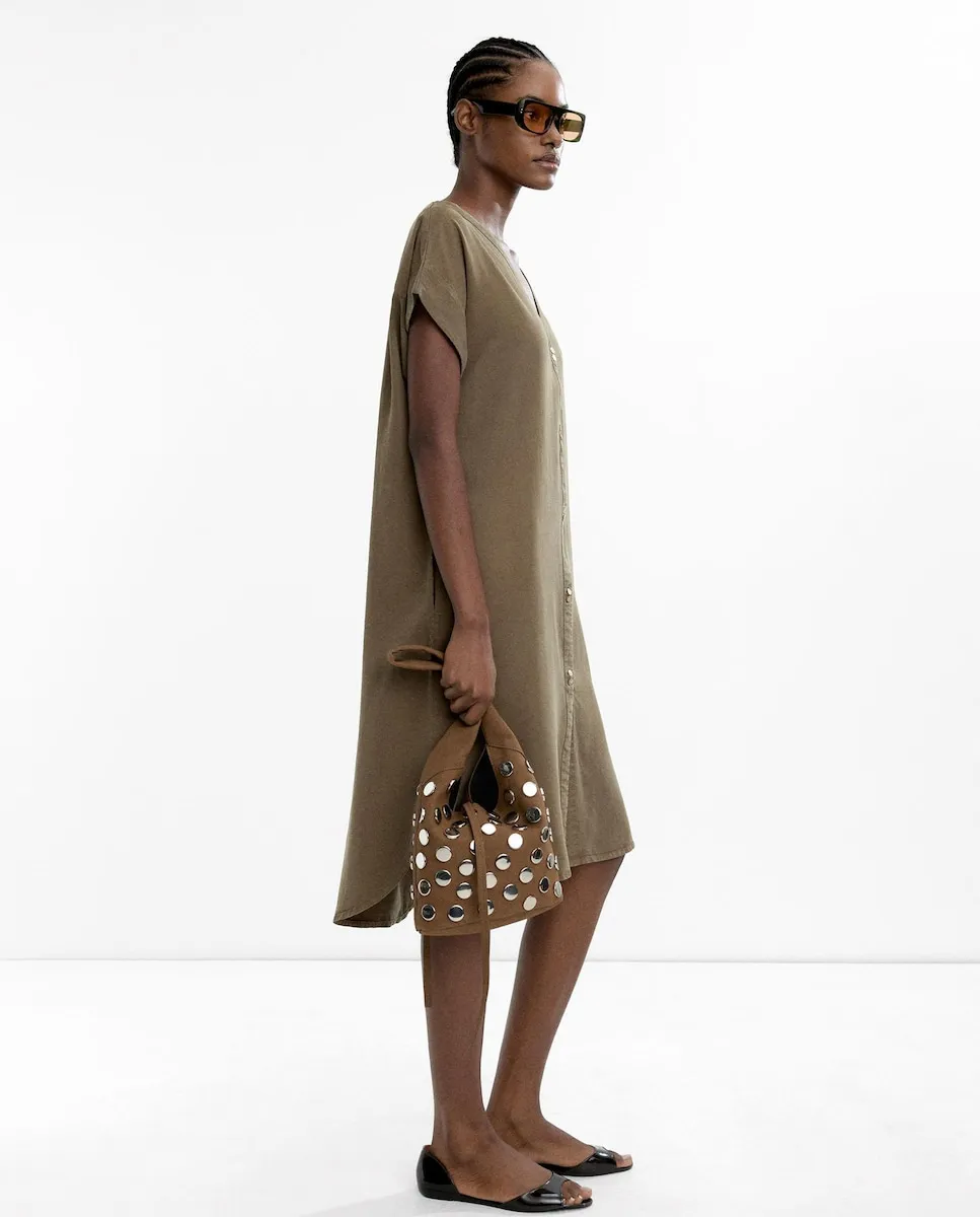 Короткий рукав миди платье-рубашка в однотонном цвете Parfois, хаки
Короткий рукав миди платье-рубашка в однотонном цвете Parfois, хаки