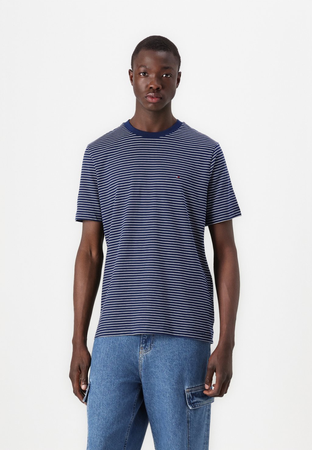 Базовая футболка ESS SEASONAL REG FIT SOLID TEE Tommy Hilfiger, синий
Базовая футболка ESS SEASONAL REG FIT SOLID TEE Tommy Hilfiger, синий