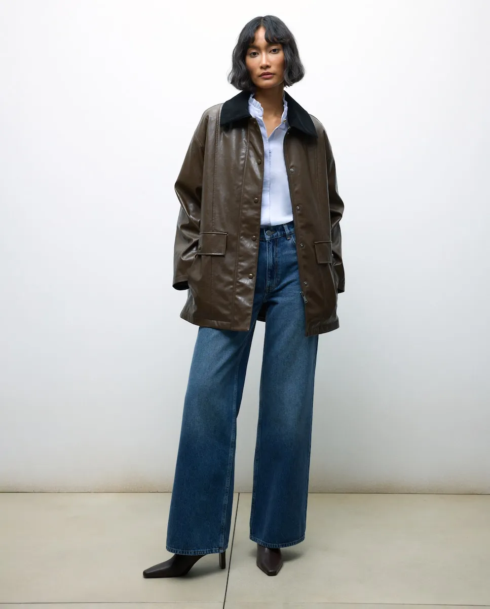 Женское пальто из лаковой кожи с вельветовым воротником Tintoretto, коричневый
Женское пальто из лаковой кожи с вельветовым воротником Tintoretto, коричневый