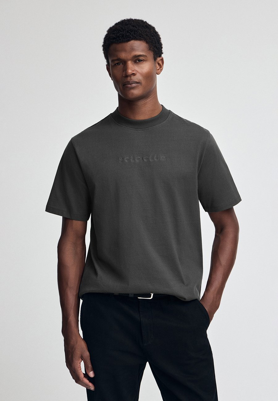 Футболка Polo Club SHORT SLEEVE CREWNECK, Dark Gray/Dark Grey, Серый, Футболка Polo Club SHORT SLEEVE CREWNECK, Dark Gray/Dark Grey
Футболка Polo Club SHORT SLEEVE CREWNECK, Dark Gray/Dark Grey, Серый, Футболка Polo Club SHORT SLEEVE CREWNECK, Dark Gray/Dark Grey