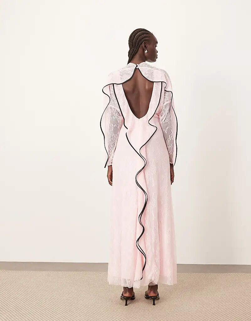Платье макси ARRANGE с кружевом, длинными рукавами, оборкой на спине и кантом розового цвета
Платье макси ARRANGE с кружевом, длинными рукавами, оборкой на спине и кантом розового цвета