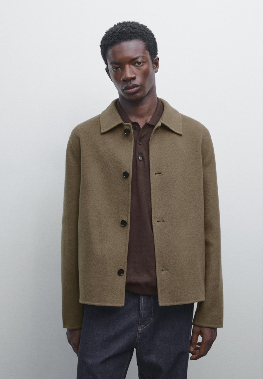 Куртка Massimo Dutti BUTTONED SHIRT COLLAR WITH SIDE POCKETS, Green
Куртка Massimo Dutti BUTTONED SHIRT COLLAR WITH SIDE POCKETS, Green