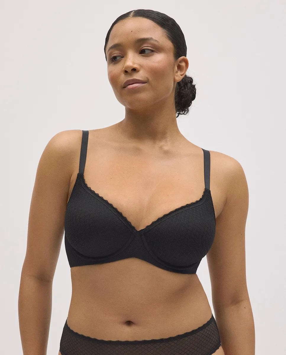 Комплект: бюстгальтер с косточками и чашкой C с наполнителем и средние трусы Ysabel Mora, черный
Комплект: бюстгальтер с косточками и чашкой C с наполнителем и средние трусы Ysabel Mora, черный