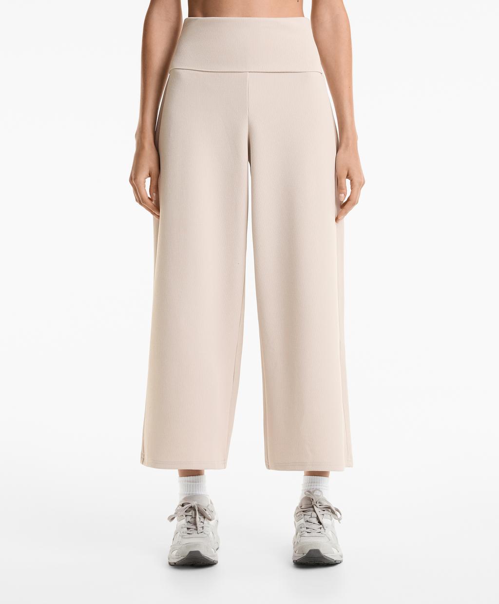 Широкие брюки со складывающейся талией в рубчик Oysho, бледный норковый
Широкие брюки со складывающейся талией в рубчик Oysho, бледный норковый