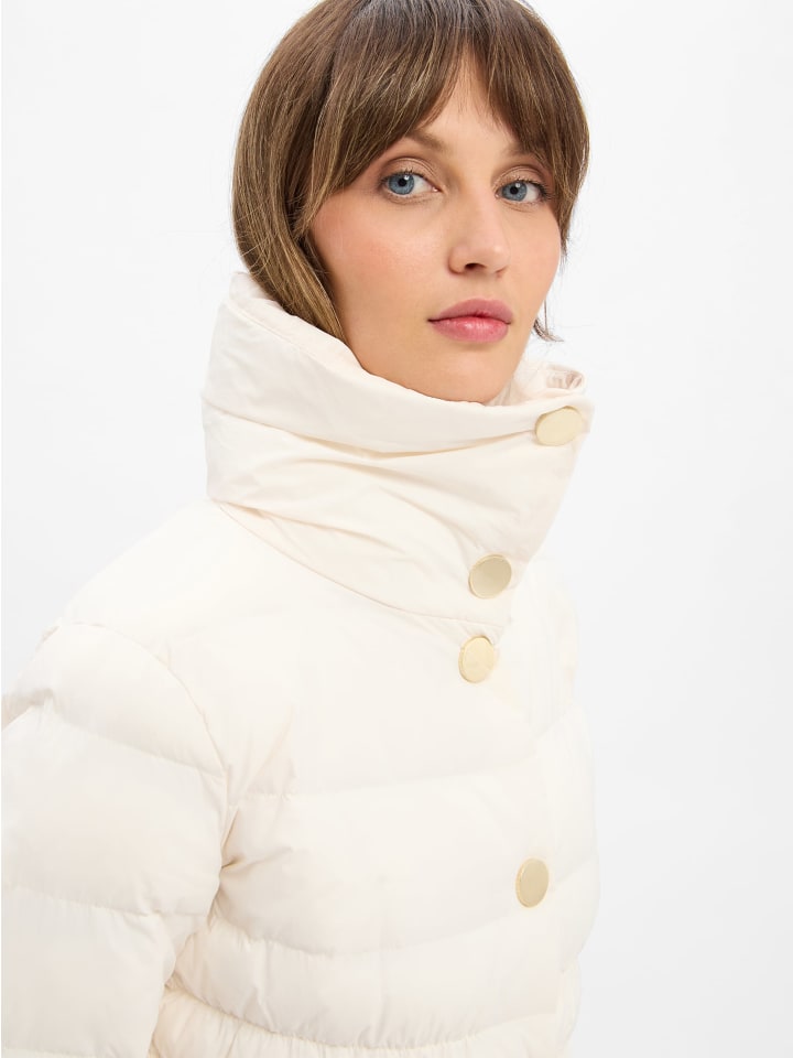 Armani Exchange Куртка цвета экрю
Armani Exchange Куртка цвета экрю