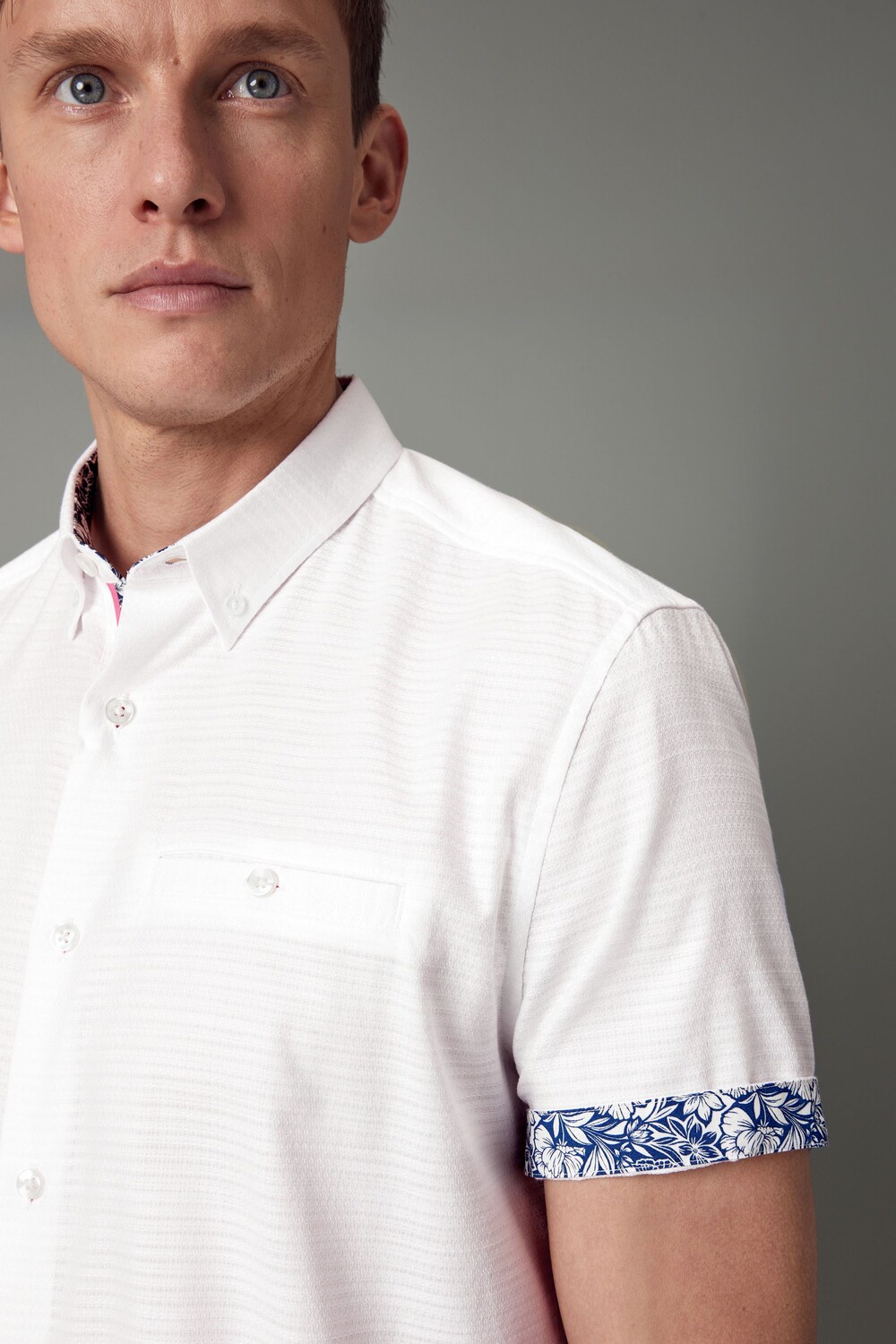 Рубашка с короткими рукавами и фактурной отделкой Next, белый
Рубашка с короткими рукавами и фактурной отделкой Next, белый