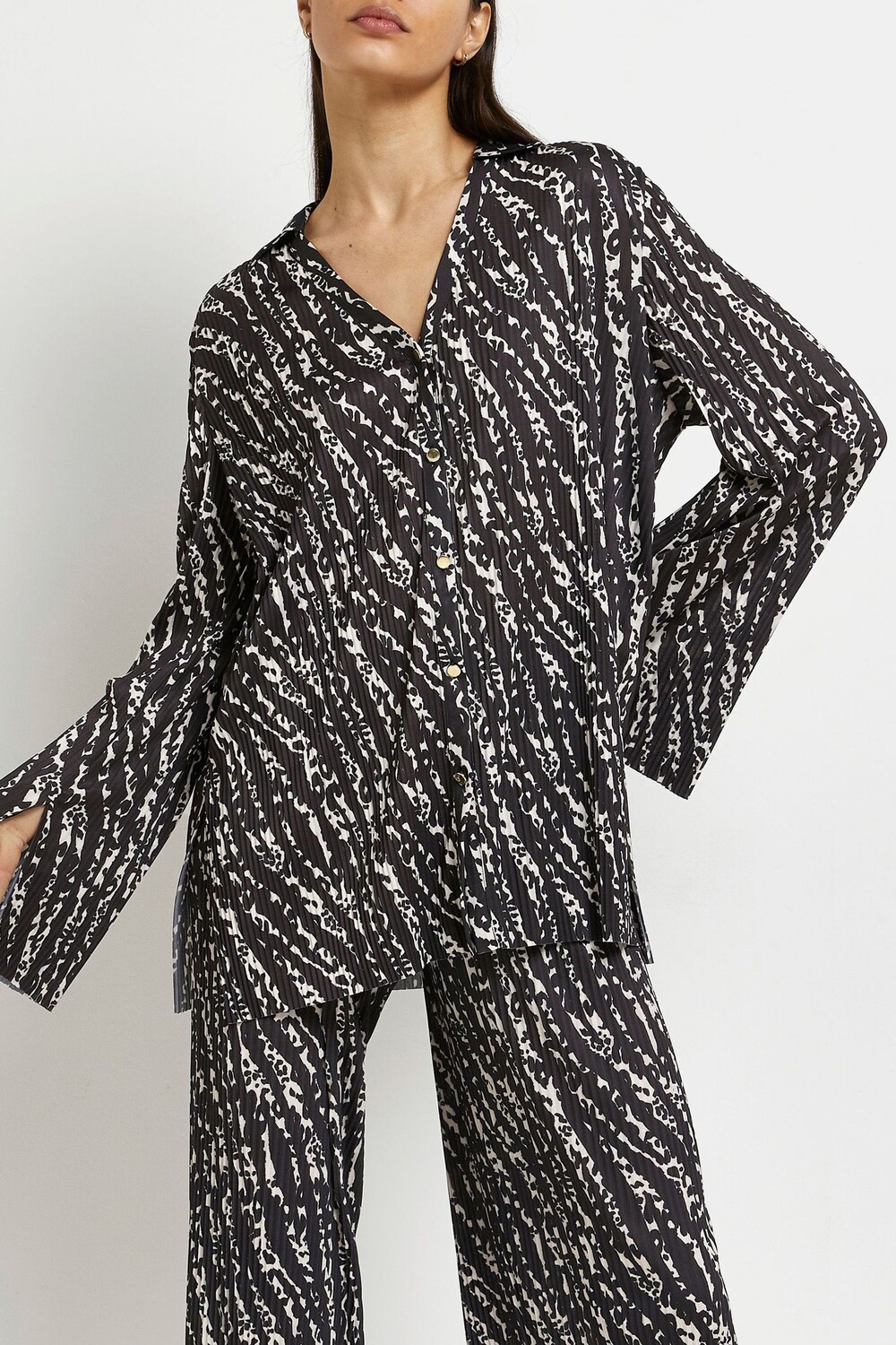 Рубашка с длинными рукавами и плиссированной поверхностью с принтом River Island, синий
Рубашка с длинными рукавами и плиссированной поверхностью с принтом River Island, синий