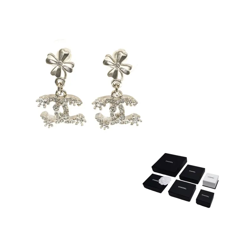 Серьги женские CHANEL
Серьги женские CHANEL