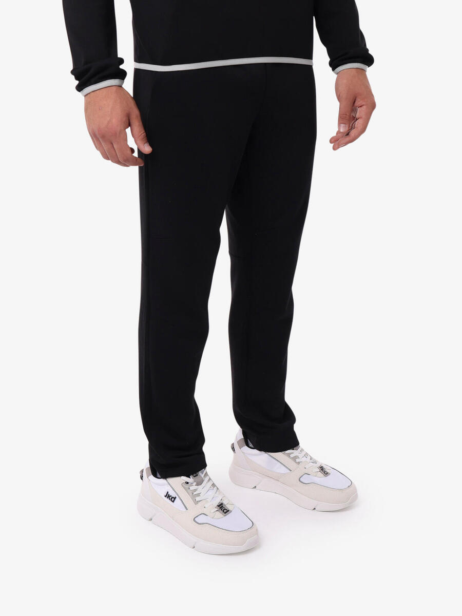 JAKED Черные синтетические спортивные брюки для мужчин
JAKED Черные синтетические спортивные брюки для мужчин