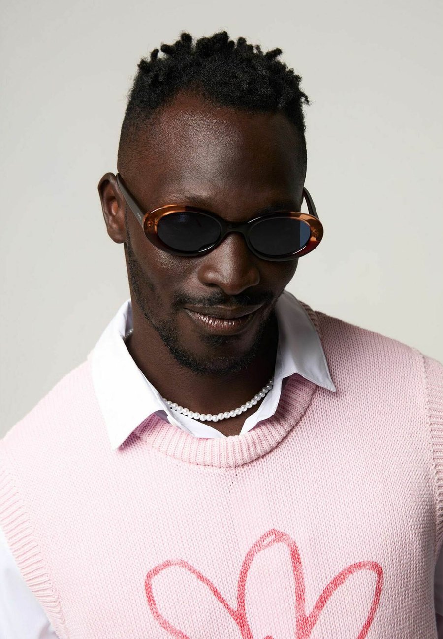 Солнцезащитные очки Komono ANA, Burgundy Coral/Dark Red
Солнцезащитные очки Komono ANA, Burgundy Coral/Dark Red