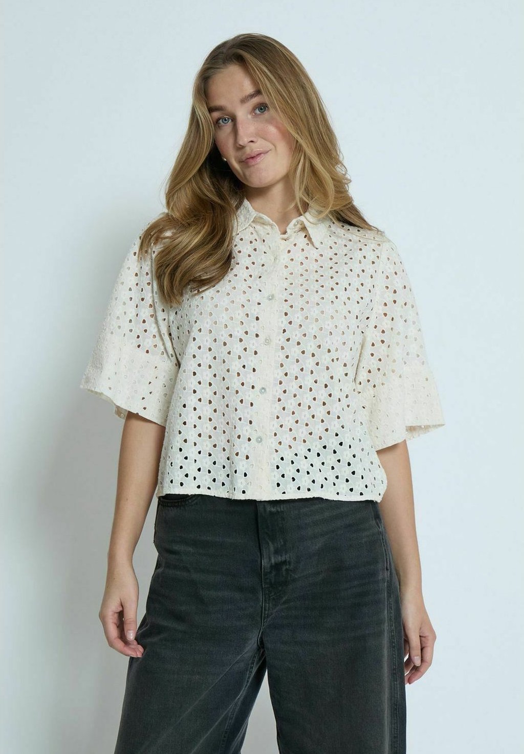 Блузка на пуговицах PEPPERCORN, белый
Блузка на пуговицах PEPPERCORN, белый