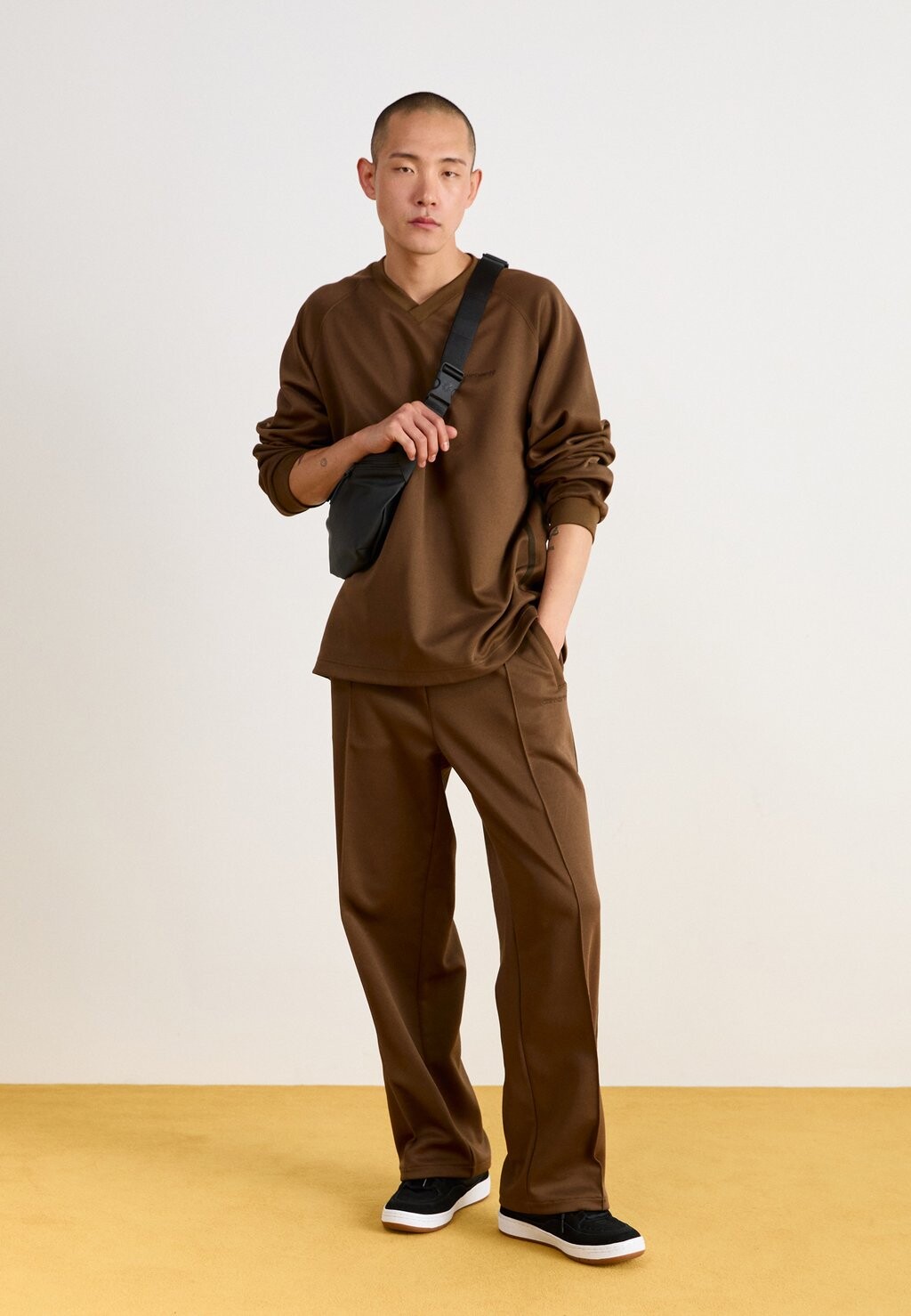 Толстовка с капюшоном BOLAN V-NECK Carhartt WIP, темно-коричневый
Толстовка с капюшоном BOLAN V-NECK Carhartt WIP, темно-коричневый