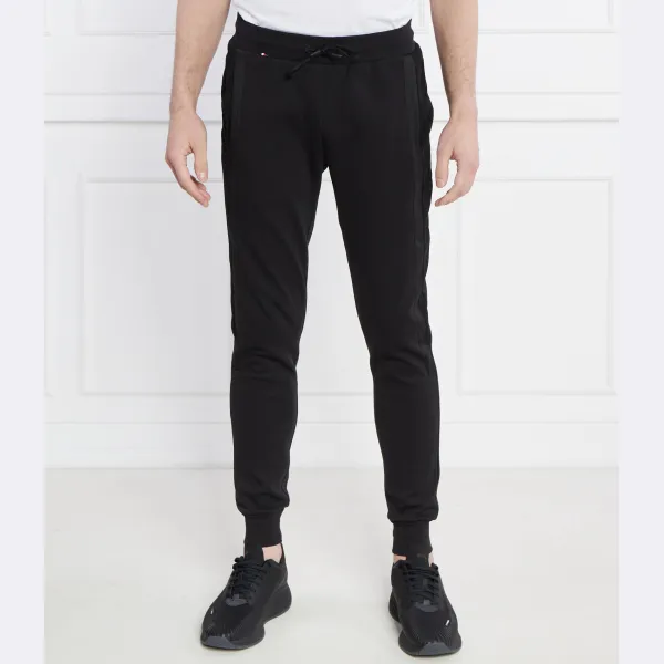 Спортивные брюки стандартного кроя Tommy Hilfiger, черный 
Спортивные брюки стандартного кроя Tommy Hilfiger, черный