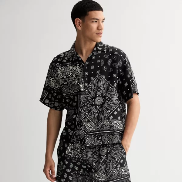 Мужская свободная рубашка с банданой и пуговицами Retrofit, черный
Мужская свободная рубашка с банданой и пуговицами Retrofit, черный