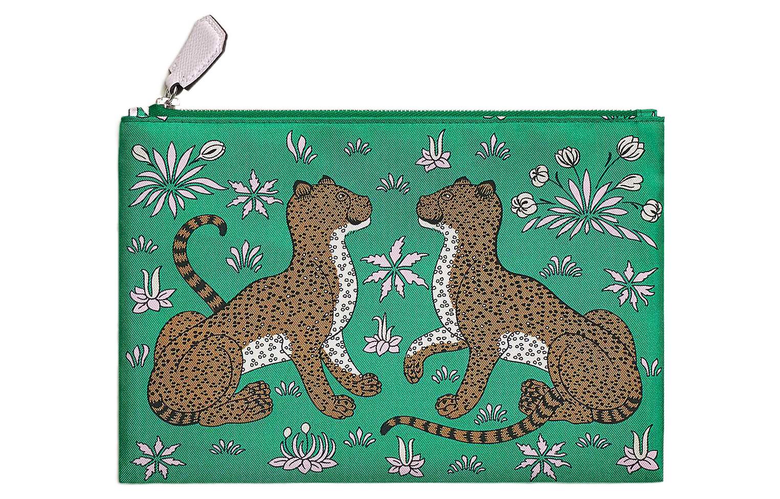 Шёлковый косметический мешочек на молнии женский мятно-зелёный/коричневый крафт/светло-фиолетовый HERMES
Шёлковый косметический мешочек на молнии женский мятно-зелёный/коричневый крафт/светло-фиолетовый HERMES