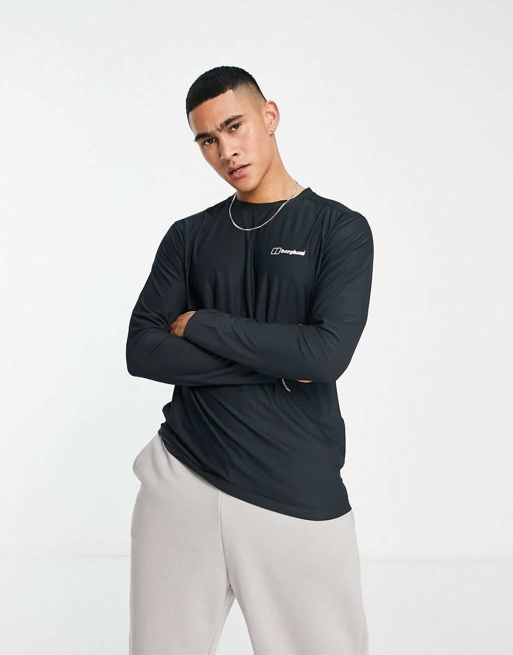 Черный технический топ с длинными рукавами Berghaus Training 24/7
Черный технический топ с длинными рукавами Berghaus Training 24/7