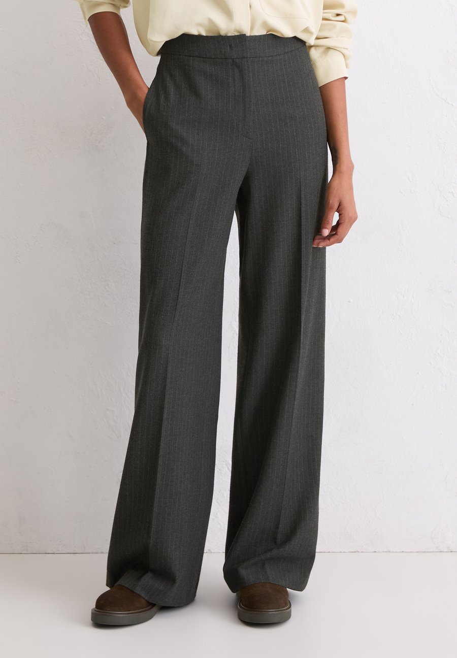 Брюки Marc O'Polo LONG LEG CULOTTE , Multi Night Grey Melange/Dark Grey
Брюки Marc O'Polo LONG LEG CULOTTE , Multi Night Grey Melange/Dark Grey