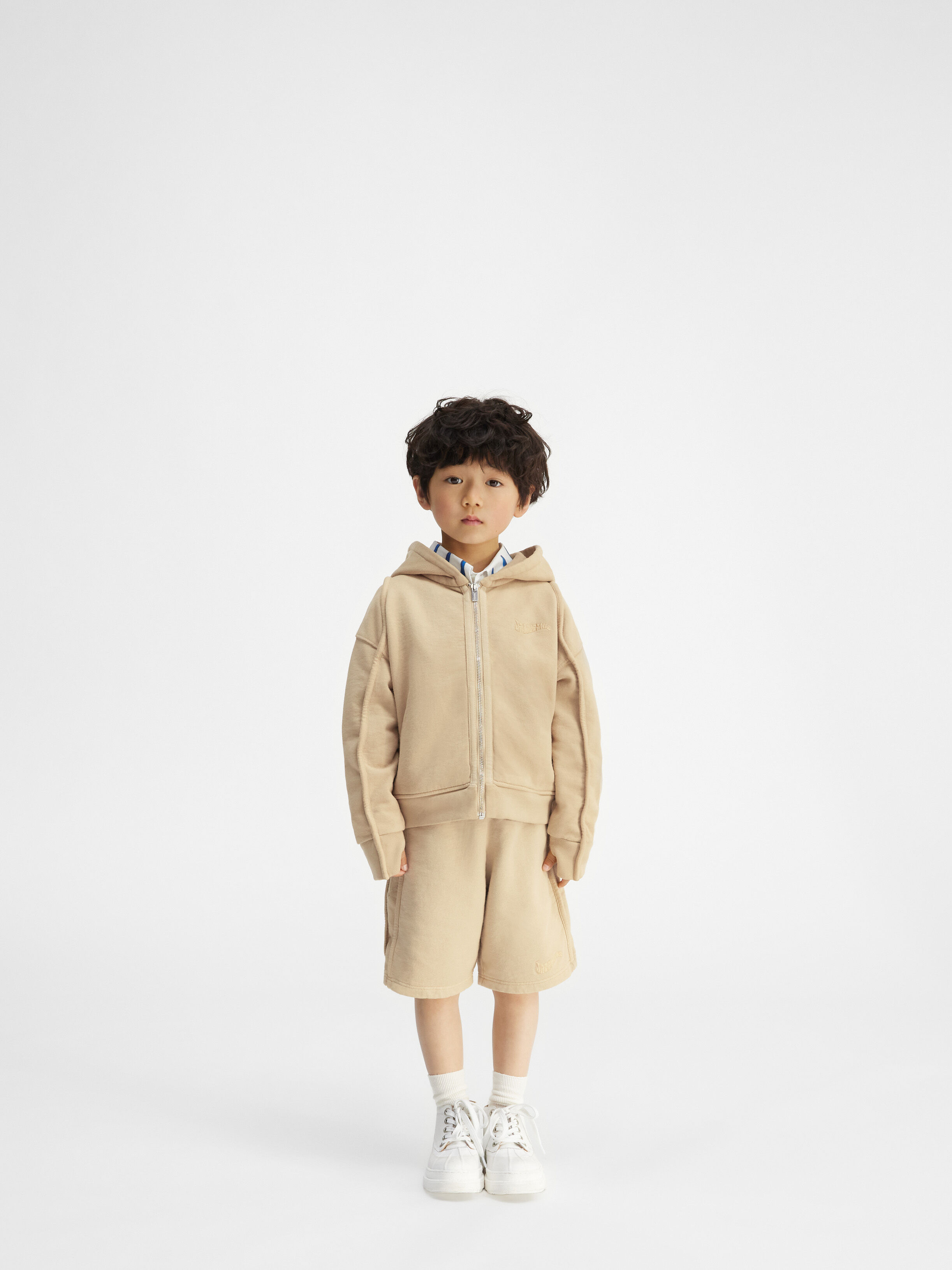Толстовка с капюшоном на молнии с логотипом Wave JACQUEMUS The Camargue kids' zipped sweatshirt, темно-бежевый
Толстовка с капюшоном на молнии с логотипом Wave JACQUEMUS The Camargue kids' zipped sweatshirt, темно-бежевый