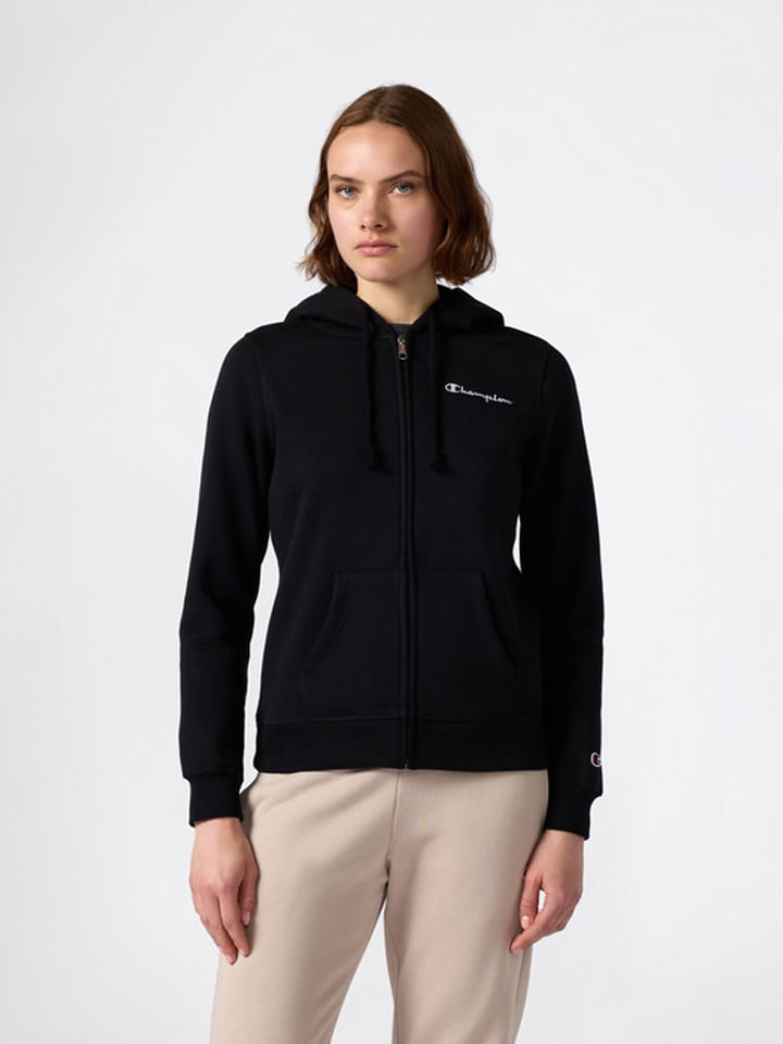 Черная толстовка Champion
Черная толстовка Champion