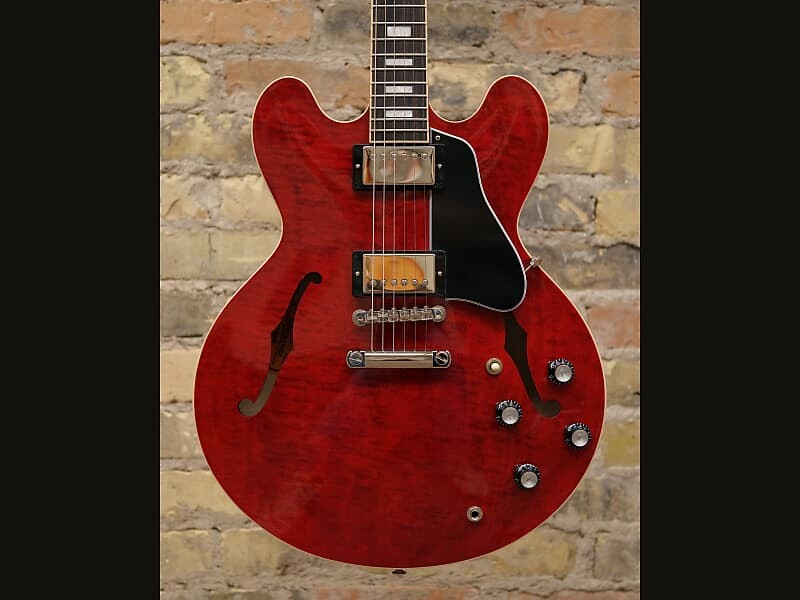 Электрогитара Gibson ES-335 Block 2020 - Present - Figured Sixties Cherry 8lbs 1.3oz
Электрогитара Gibson ES-335 Block 2020 - Present - Figured Sixties Cherry 8lbs 1.3oz