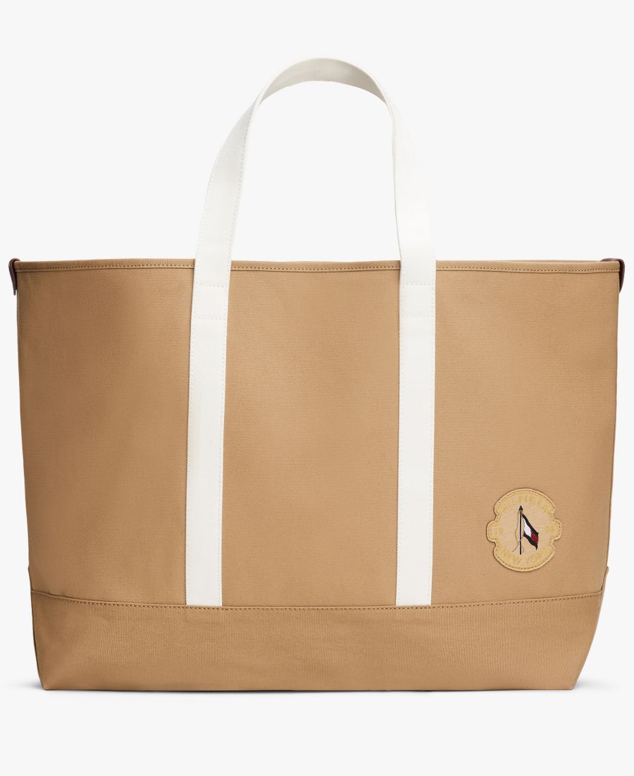 Мужская летняя сумка-тоут на молнии Tommy Hilfiger, Safari canvas
Мужская летняя сумка-тоут на молнии Tommy Hilfiger, Safari canvas