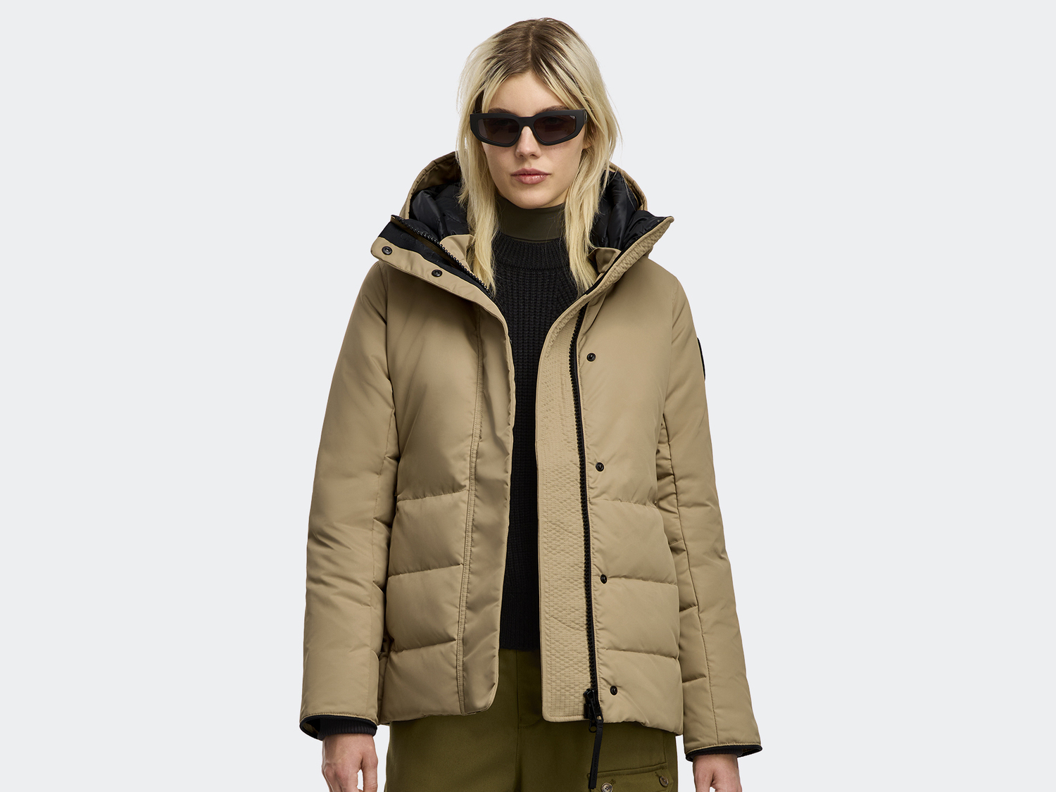 Куртка Canada Goose McKenna Performance Satin, Desert Sand
Куртка Canada Goose McKenna Performance Satin, Desert Sand