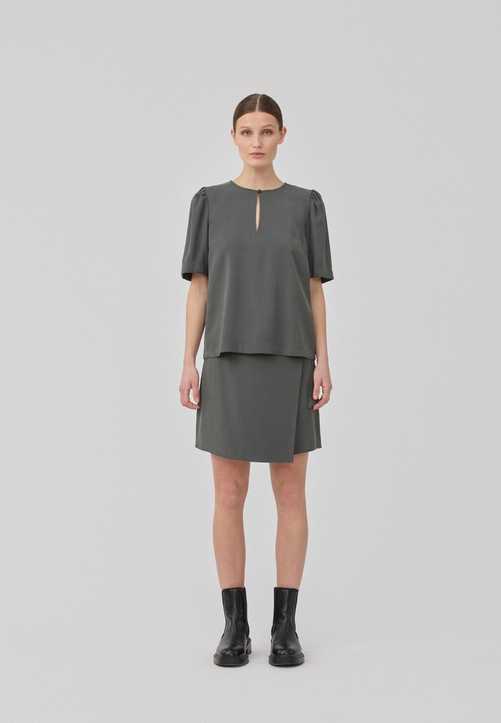 Мини-юбка FANYA SKIRT Modström, светло-зеленый
Мини-юбка FANYA SKIRT Modström, светло-зеленый