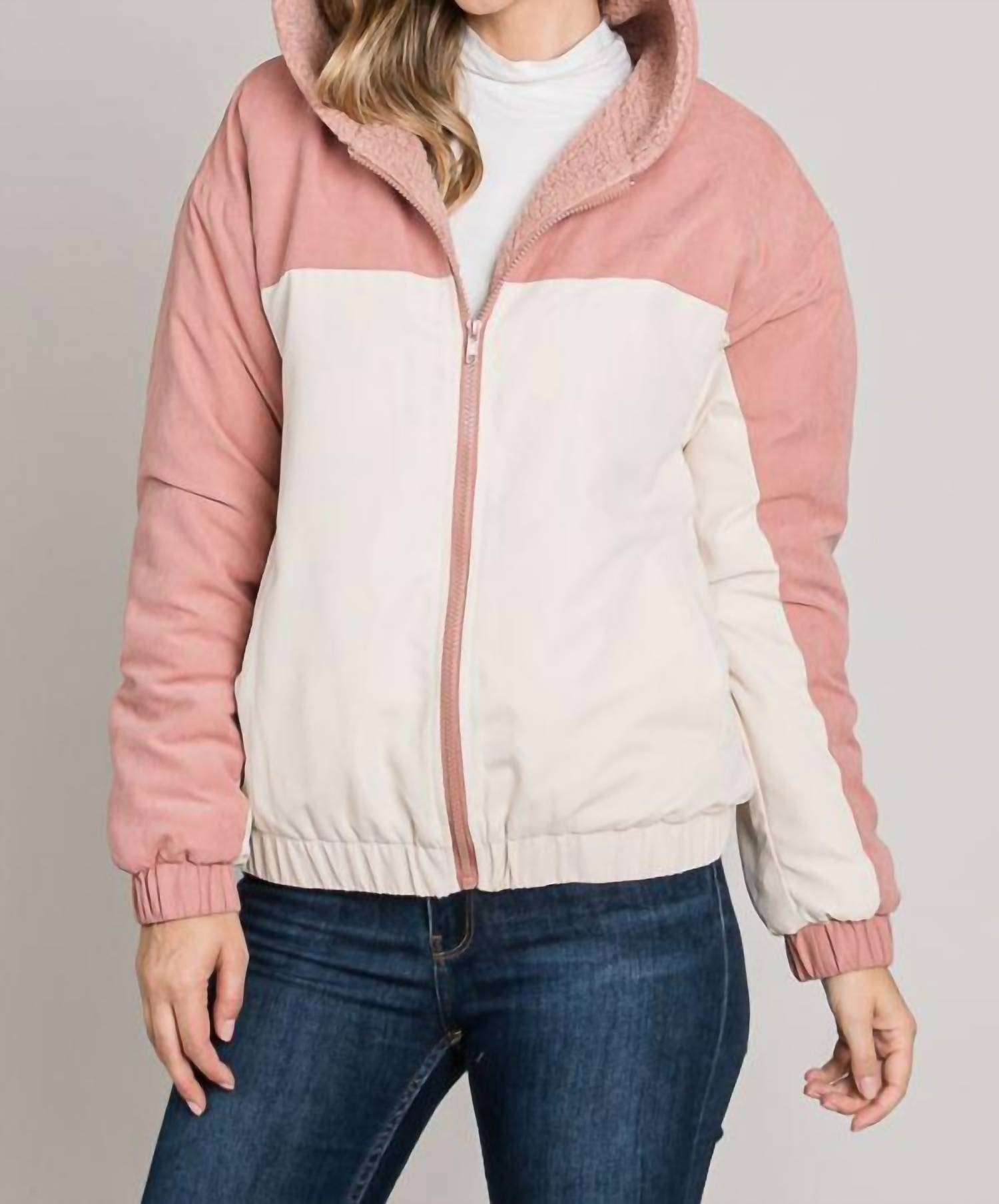 Мягкая матовая тканая куртка с капюшоном в лилово-кремовом цвете ALLIE ROSE
Мягкая матовая тканая куртка с капюшоном в лилово-кремовом цвете ALLIE ROSE