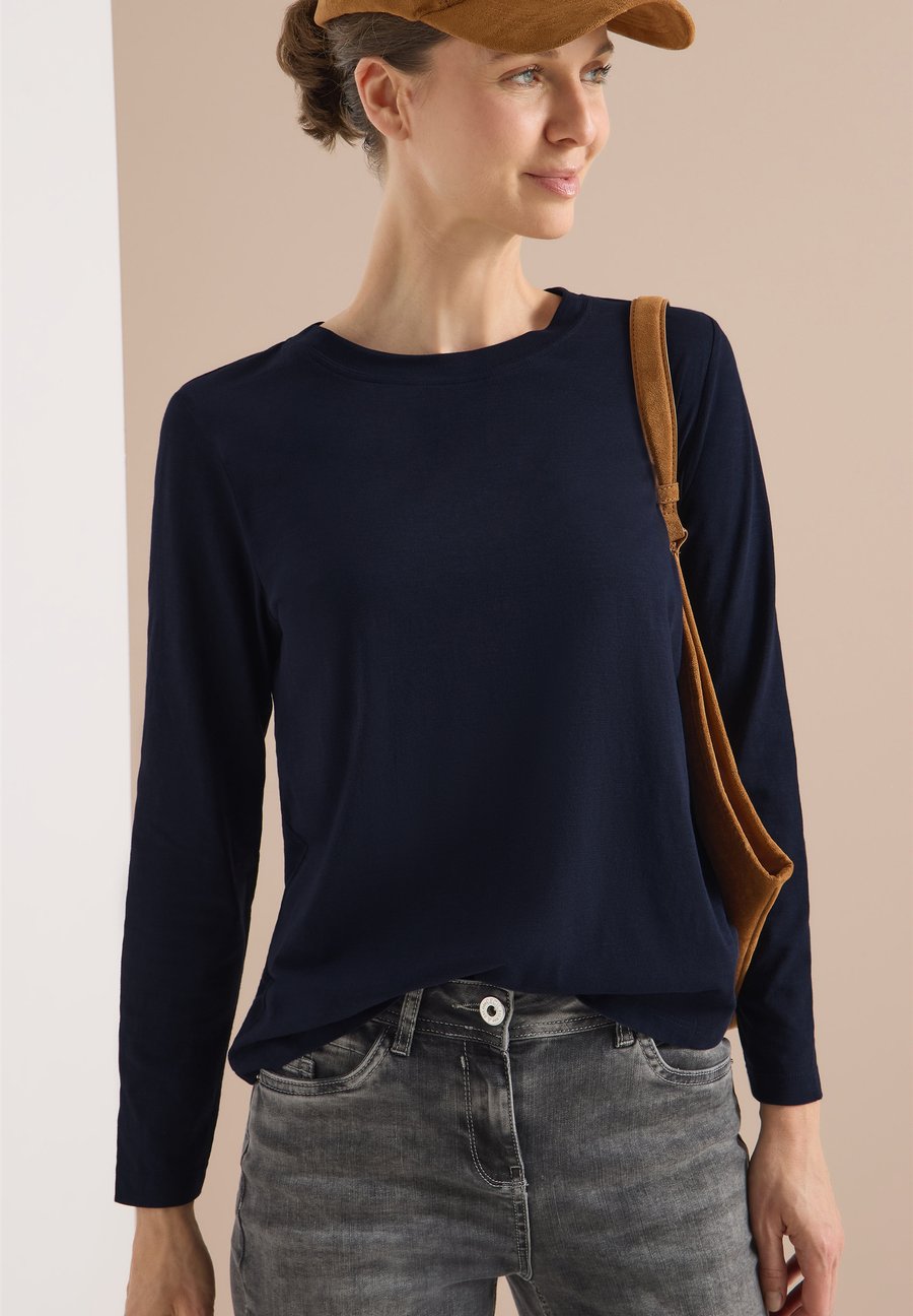 Топ Cecil Long sleeved top, Blau/Dark Blue
Топ Cecil Long sleeved top, Blau/Dark Blue