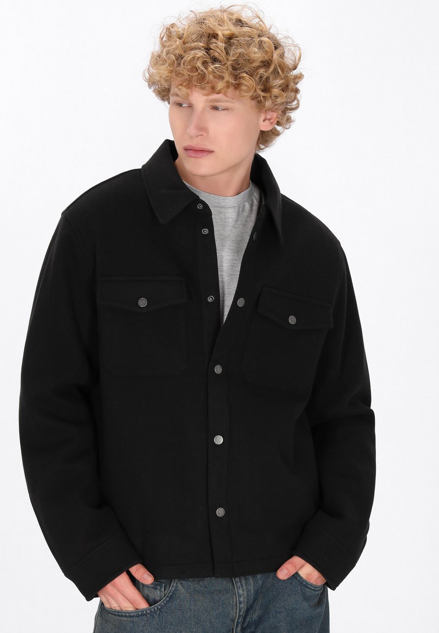 Куртка Mo Light jacket, Black
Куртка Mo Light jacket, Black