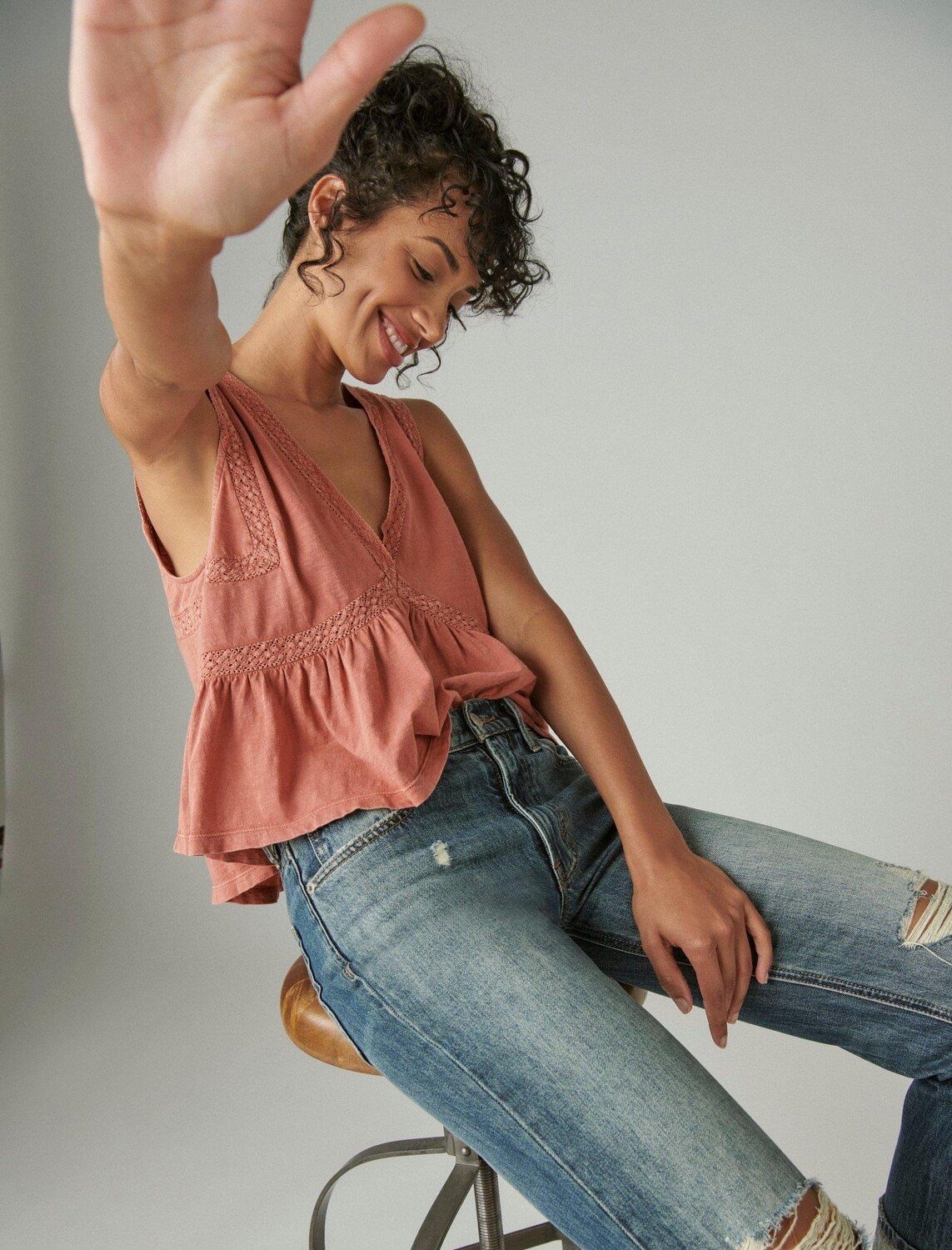 Женская майка Lucky Brand с кружевной отделкой и геометрическим рисунком, цвет Medium Dark Red
Женская майка Lucky Brand с кружевной отделкой и геометрическим рисунком, цвет Medium Dark Red