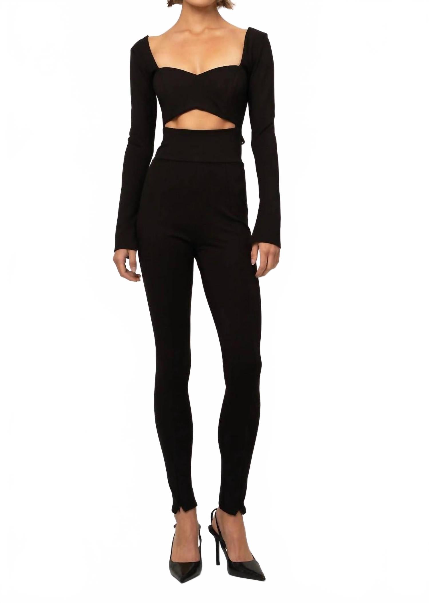 Джемпер-комбинезон Joelle в черном цвете NONCHALANTLABEL
Джемпер-комбинезон Joelle в черном цвете NONCHALANTLABEL