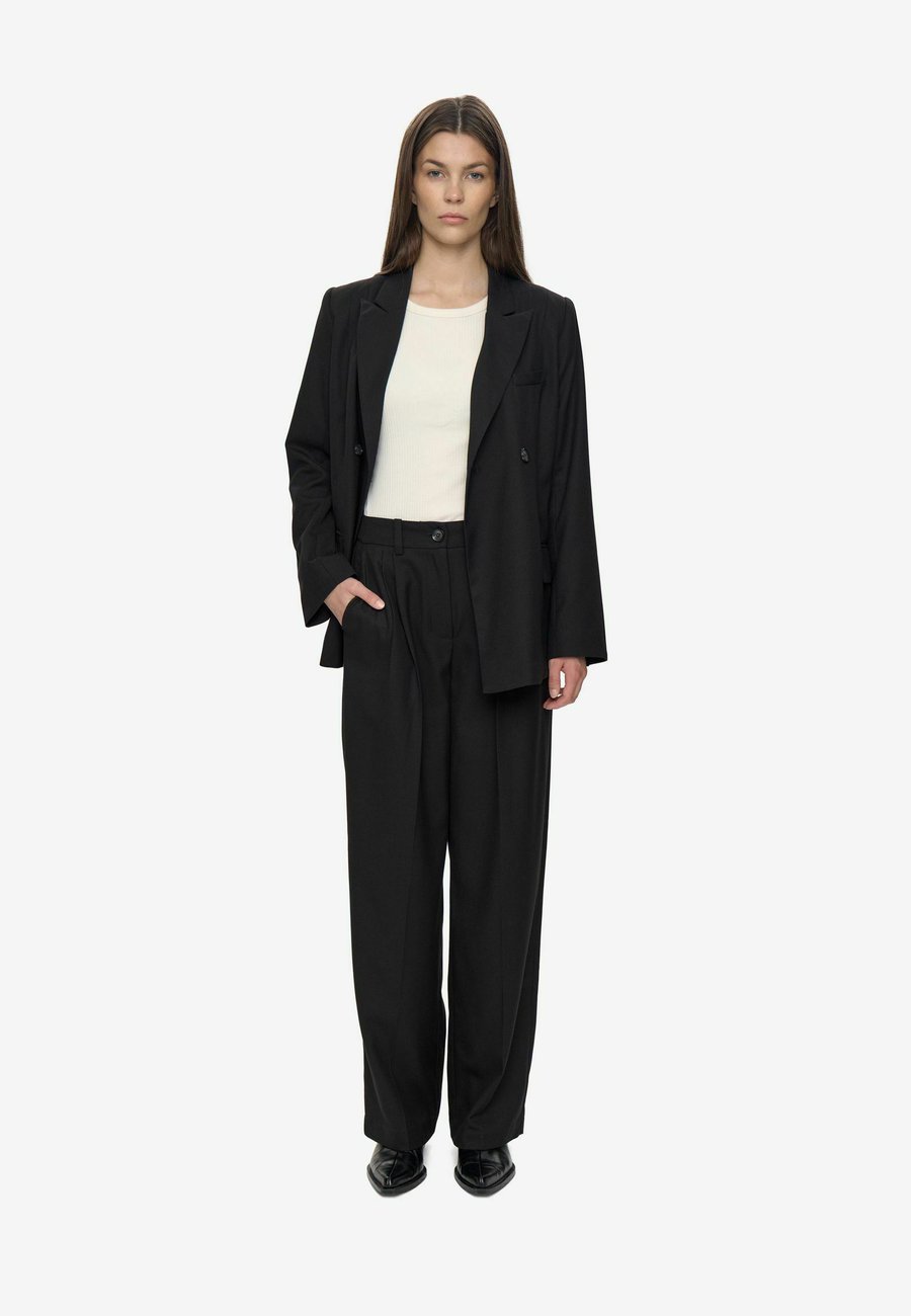 Брюки Minimum Trousers, Black
Брюки Minimum Trousers, Black