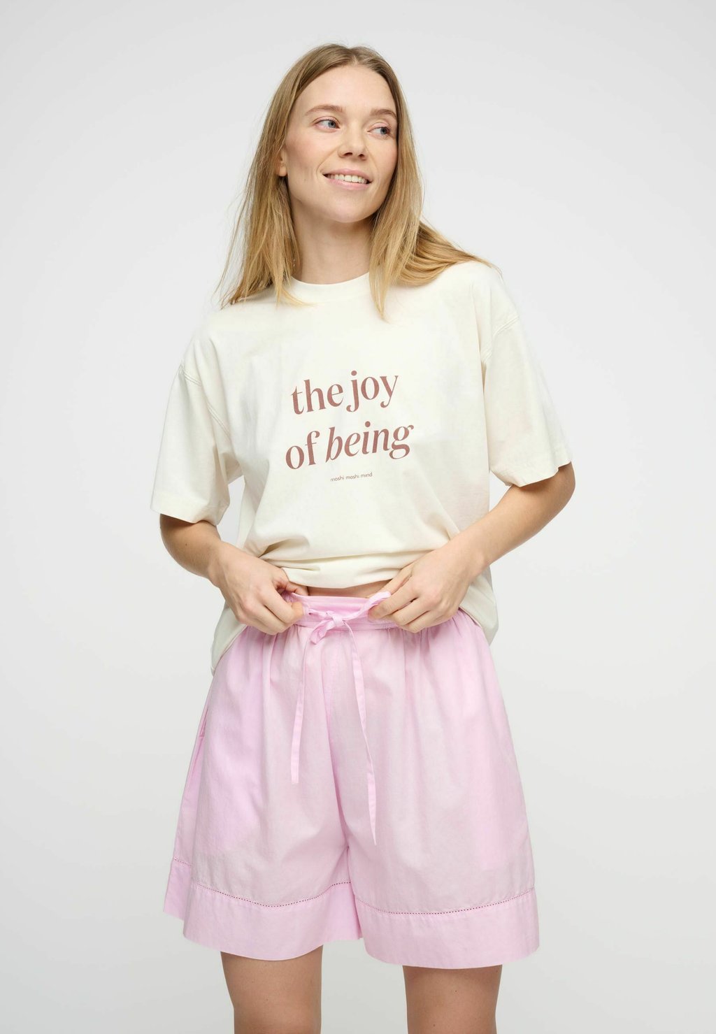 Футболка с принтом moshi moshi mind, бежевый
Футболка с принтом moshi moshi mind, бежевый