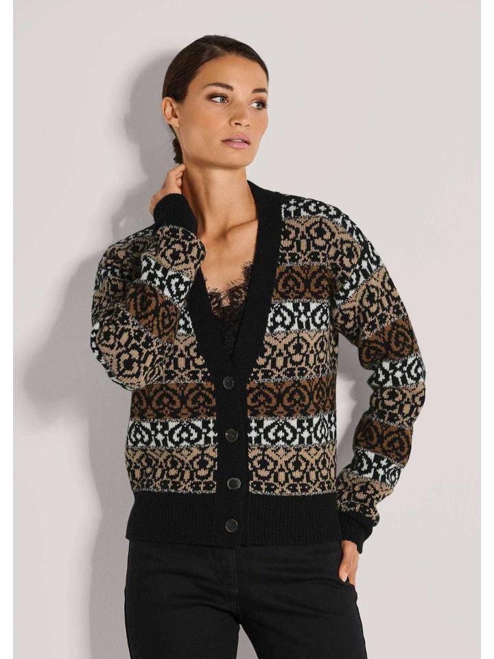 MADELEINE Роскошный жаккардовый кардиган с V-образным вырезом, черный / кремовый / бежевый
MADELEINE Роскошный жаккардовый кардиган с V-образным вырезом, черный / кремовый / бежевый