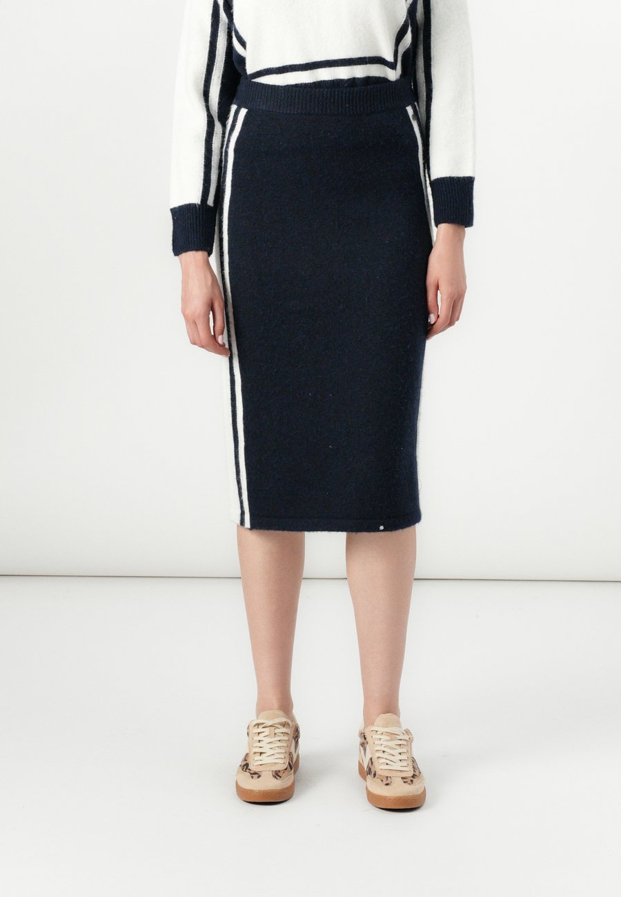 Юбка Pepe Jeans CREOLA SKIRT, Dulwich Blue/Dark-Blue Denim
Юбка Pepe Jeans CREOLA SKIRT, Dulwich Blue/Dark-Blue Denim