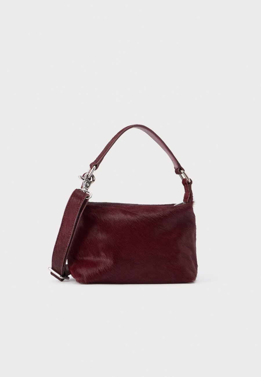 Сумка Samsøe Samsøe LYLO MINI, Fudge/Dark Purple
Сумка Samsøe Samsøe LYLO MINI, Fudge/Dark Purple