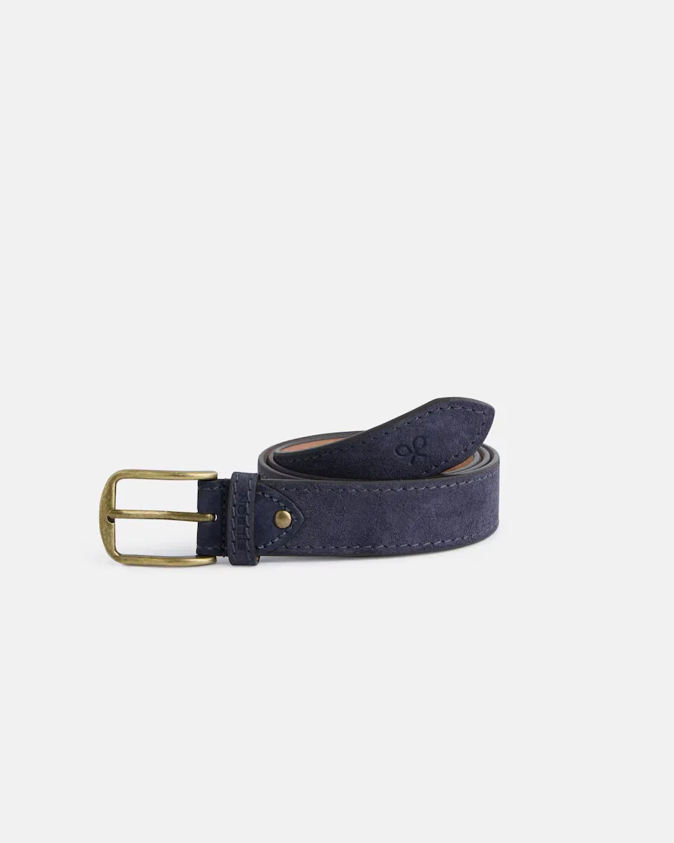 Мужской ремень из замши с прострочкой Silbon, синий
Мужской ремень из замши с прострочкой Silbon, синий