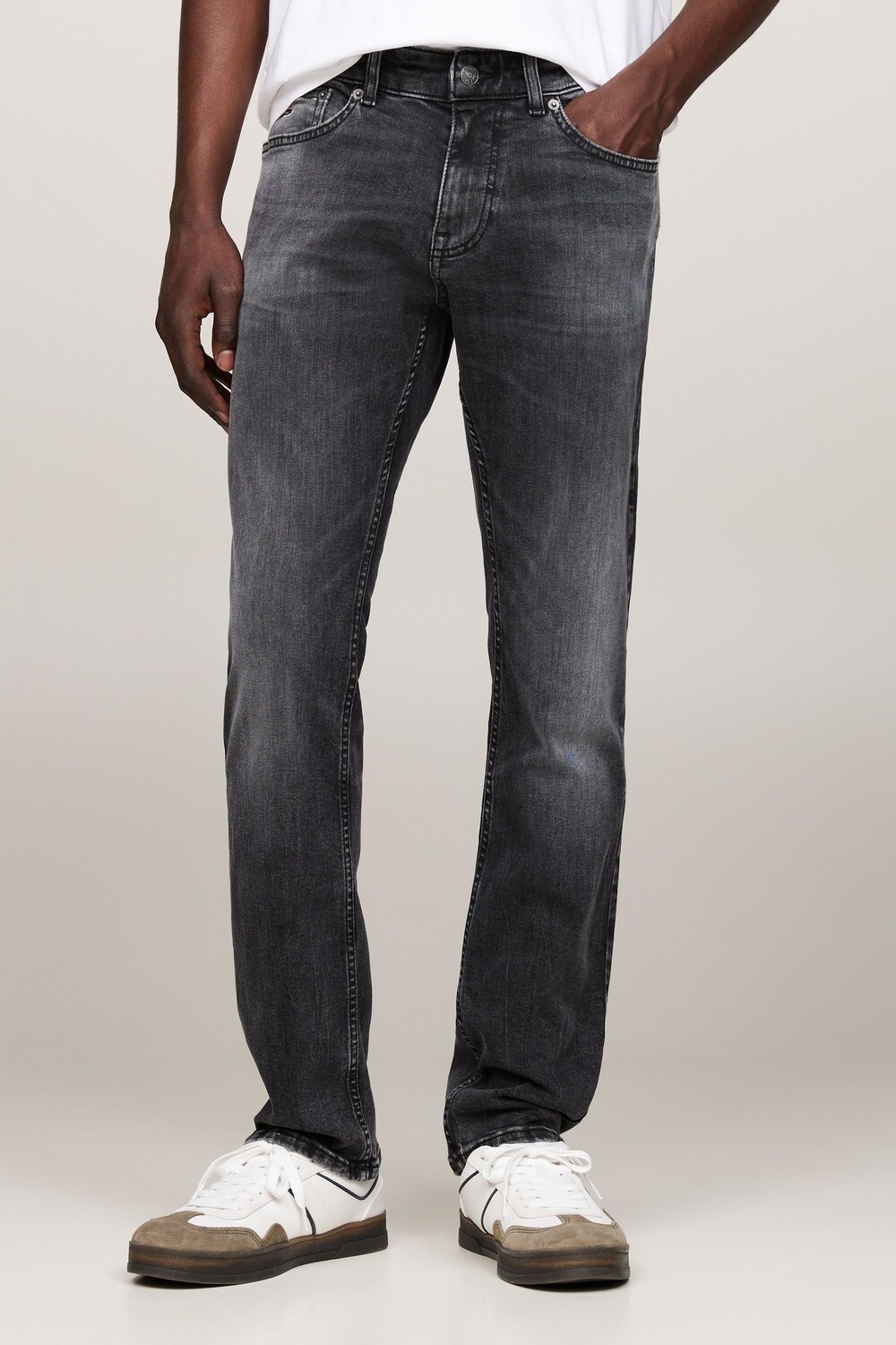 Slim fit scanton джинсы Tommy Jeans, черный
Slim fit scanton джинсы Tommy Jeans, черный