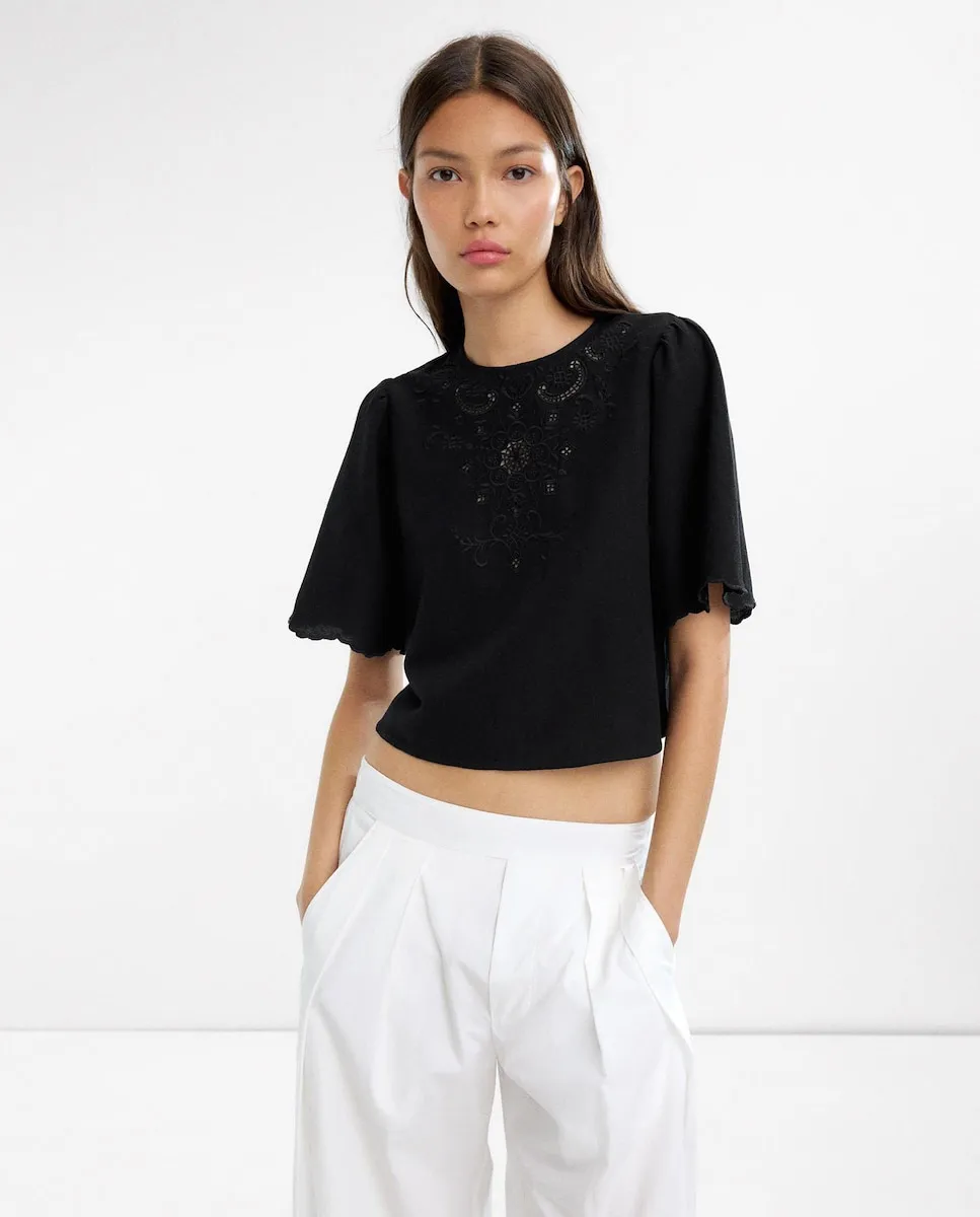 Женская укороченная блузка с вышивкой Parfois, черный
Женская укороченная блузка с вышивкой Parfois, черный