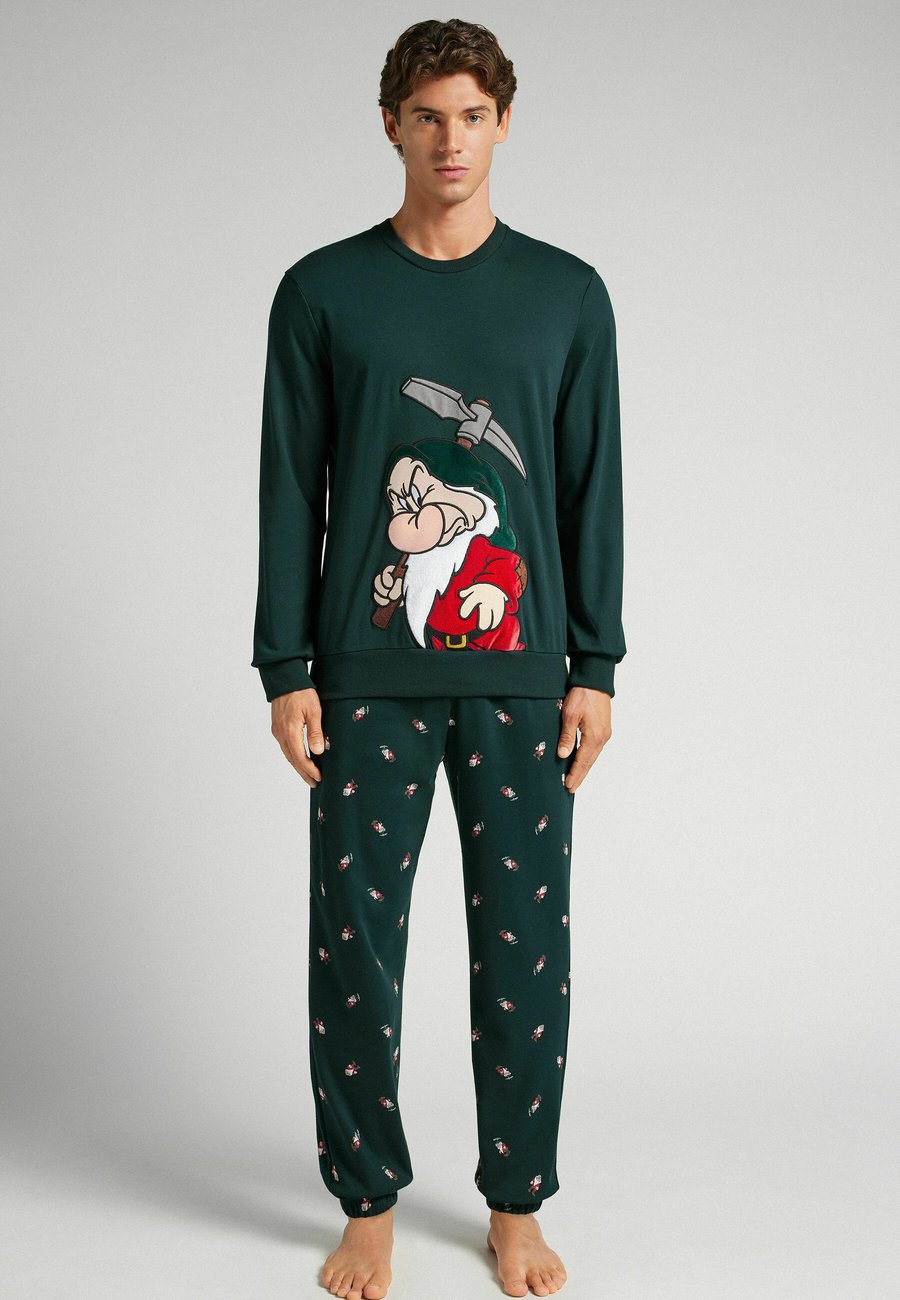 Пижамный комплект IUMAN Intimissimi Uomo DISNEY BRONTOLO SET, Green/Dark Green
Пижамный комплект IUMAN Intimissimi Uomo DISNEY BRONTOLO SET, Green/Dark Green