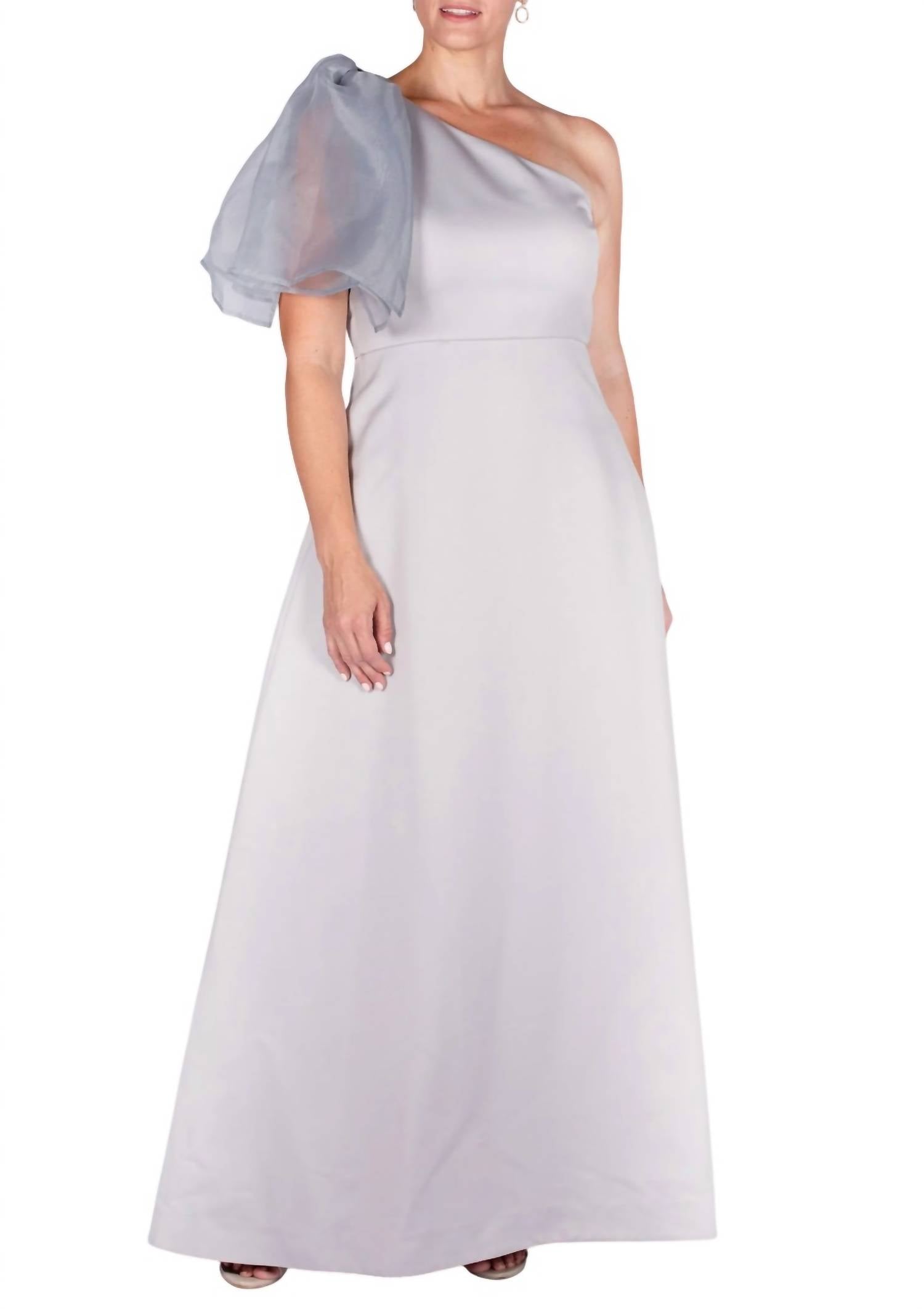 Платье Vivienne из светло-серого атласа Camilyn Beth
Платье Vivienne из светло-серого атласа Camilyn Beth