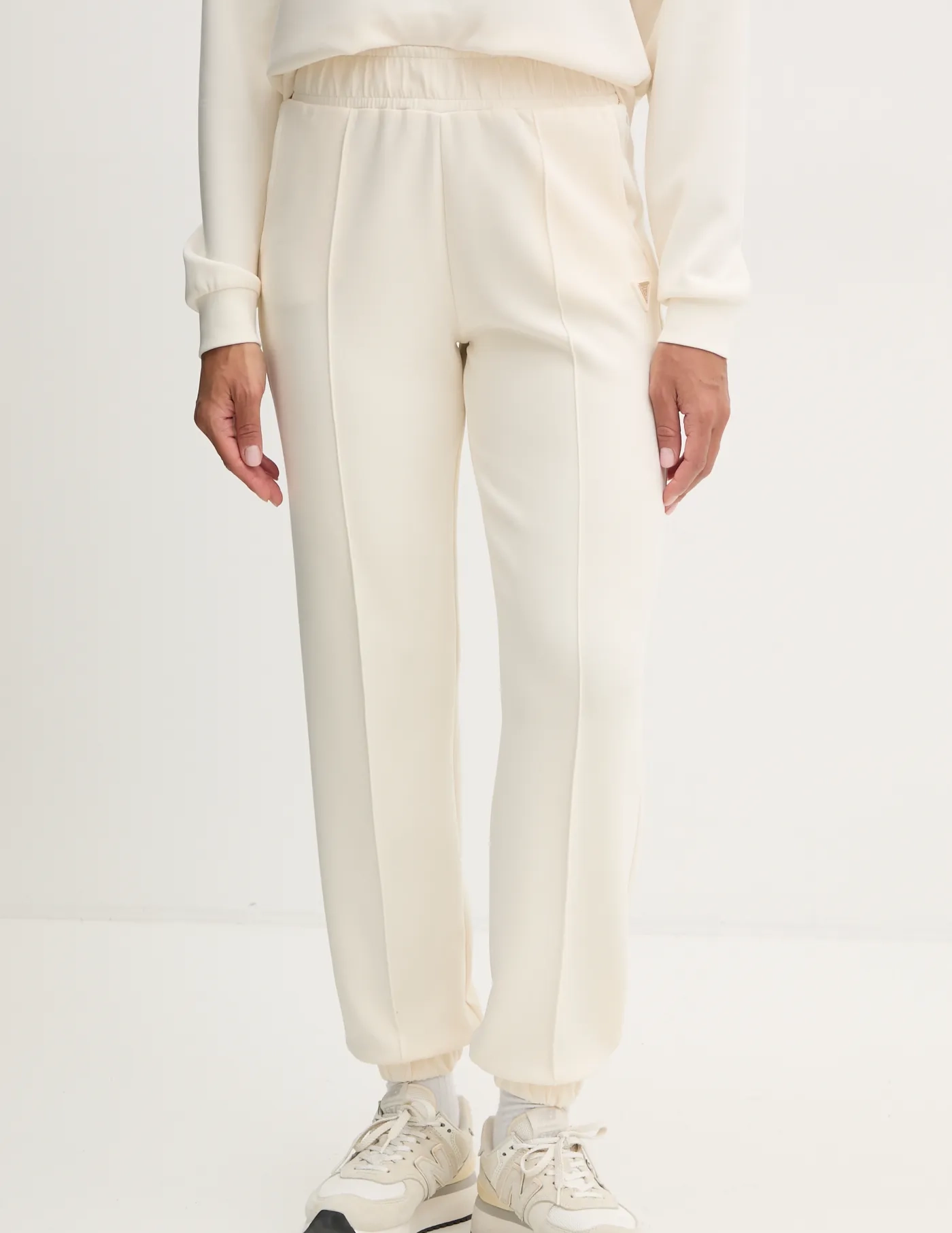 ОЛИМПЫ спортивные штаны Guess, бежевый
ОЛИМПЫ спортивные штаны Guess, бежевый