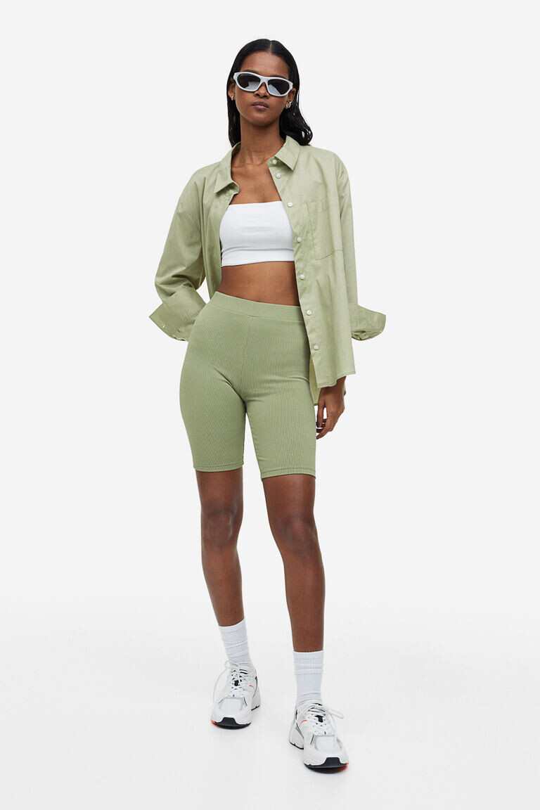 Байкерские шорты в рубчик H&M, хаки
Байкерские шорты в рубчик H&M, хаки